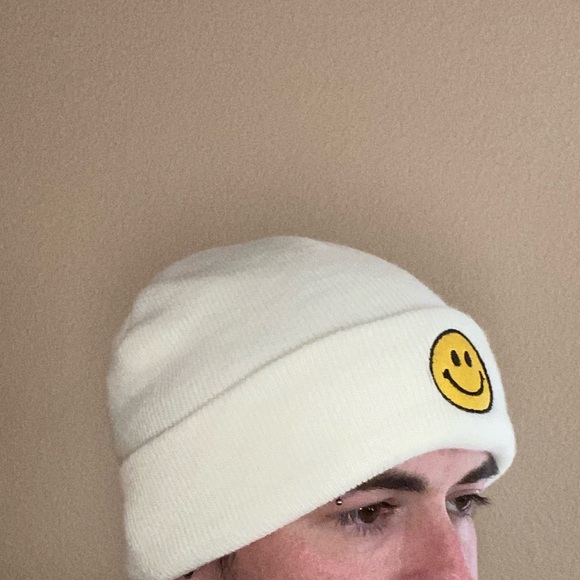 Men’s smiley face beanie matching set white headwear zumiez winter streetwear - Picture 1 of 15